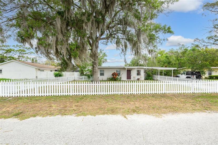 Picture of 111 E 3Rd Court, Chuluota FL 32766