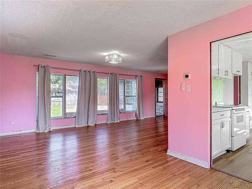 Picture of 243 S Hull Avenue, Deland FL 32720
