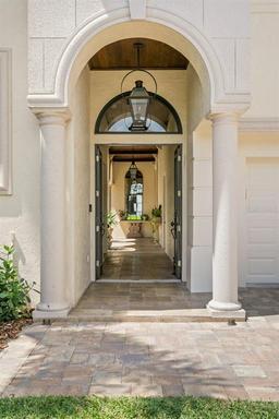 Picture of 927 Anchorage Road, Tampa, FL 33602
