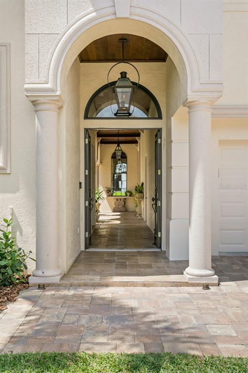 Picture of 927 Anchorage Road, Tampa FL 33602