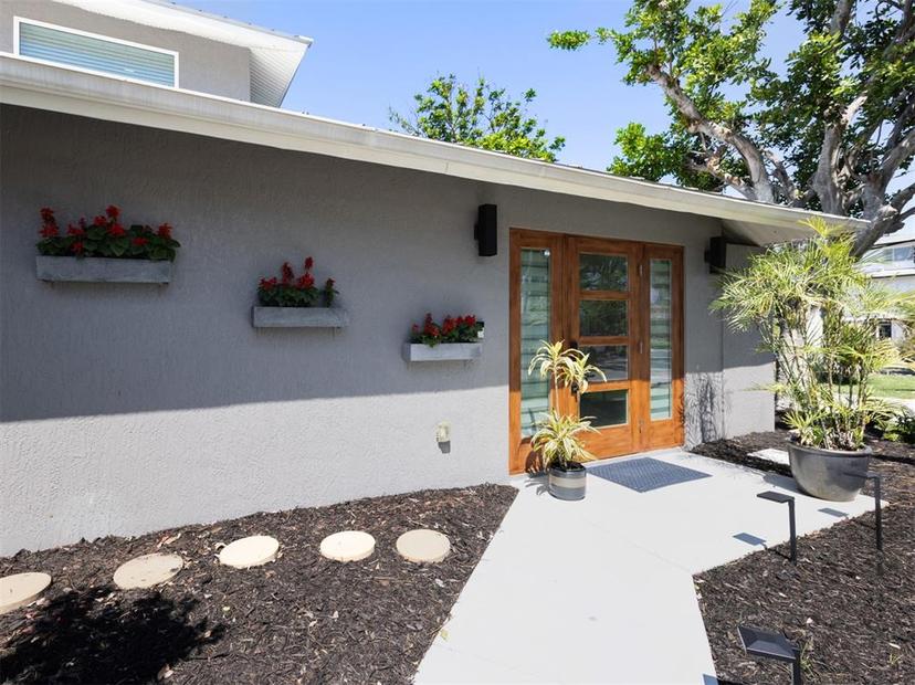 Picture of 616 Gardenia Drive, Venice FL 34285