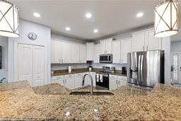 Picture of 8924 Dove Valley Way, Davenport, FL 33896