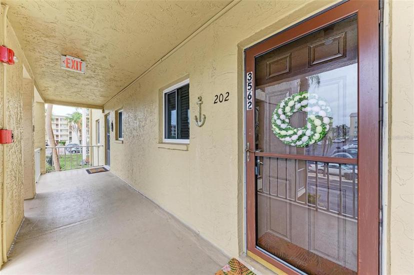 Picture of 3562 Lake Bayshore Drive Unit 202, Bradenton FL 34205