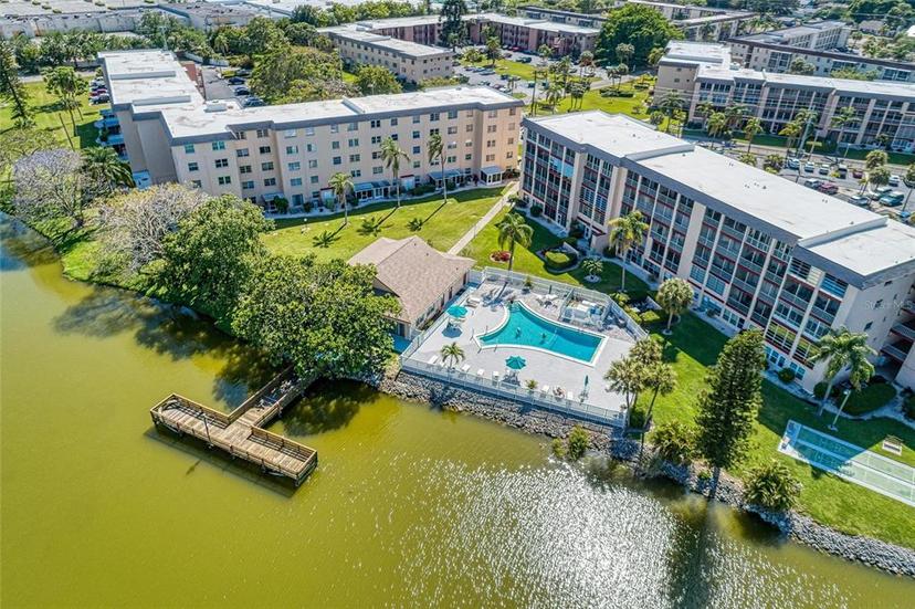 Picture of 3562 Lake Bayshore Drive Unit 202, Bradenton FL 34205