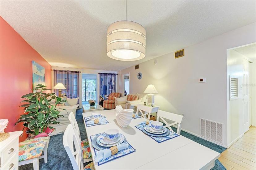 Picture of 3562 Lake Bayshore Drive Unit 202, Bradenton FL 34205