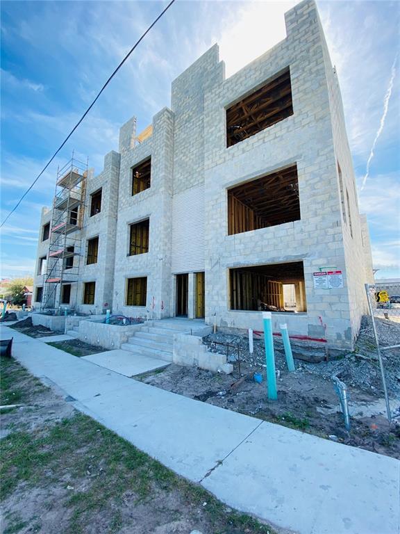 Picture of 4723 W Price Avenue Unit 2, Tampa FL 33611