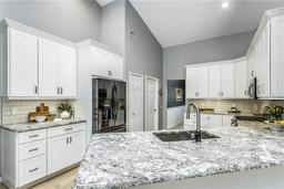 Picture of 10514 Castleford Way, Tampa, FL 33626