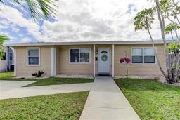 Picture of 1142 56Th Avenue N, St Petersburg, FL 33703