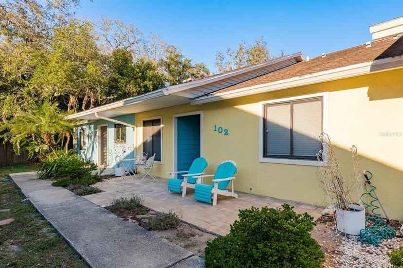 Picture of 102 Anclote Road, Tarpon Springs FL 34689