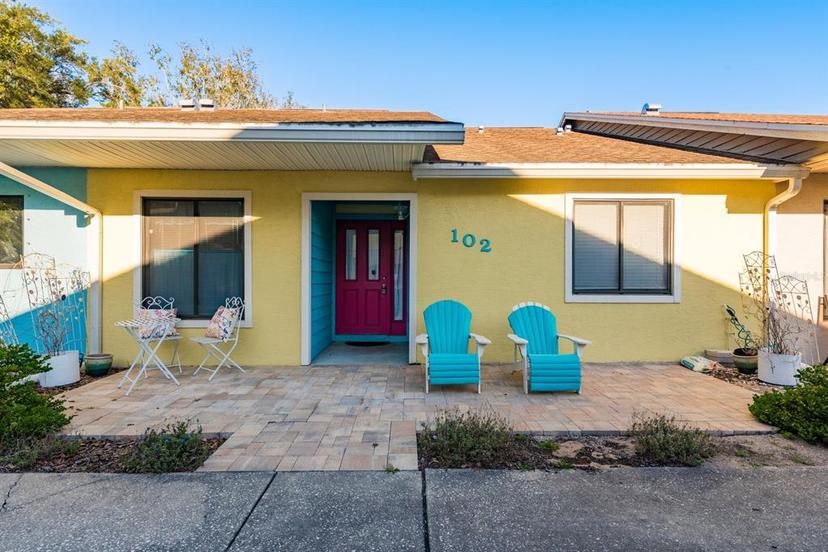 Picture of 102 Anclote Road, Tarpon Springs FL 34689