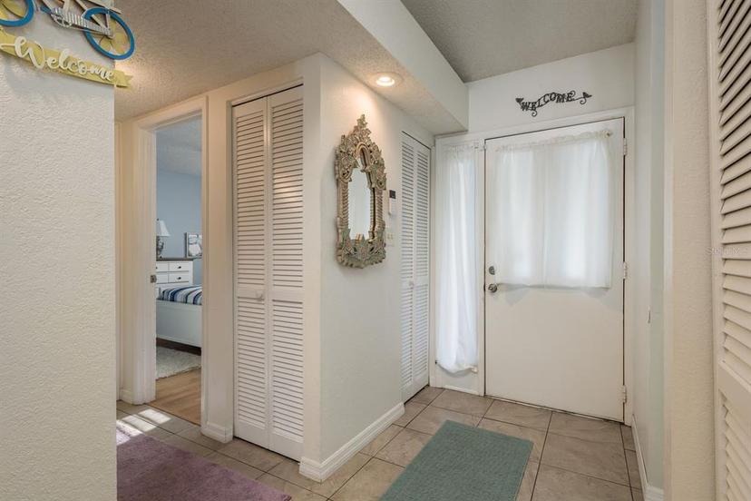 Picture of 102 Anclote Road, Tarpon Springs FL 34689