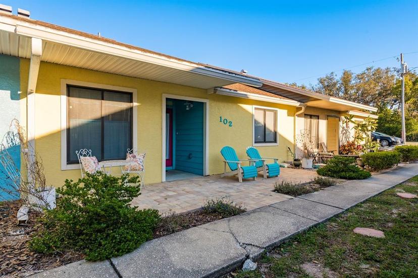 Picture of 102 Anclote Road, Tarpon Springs FL 34689