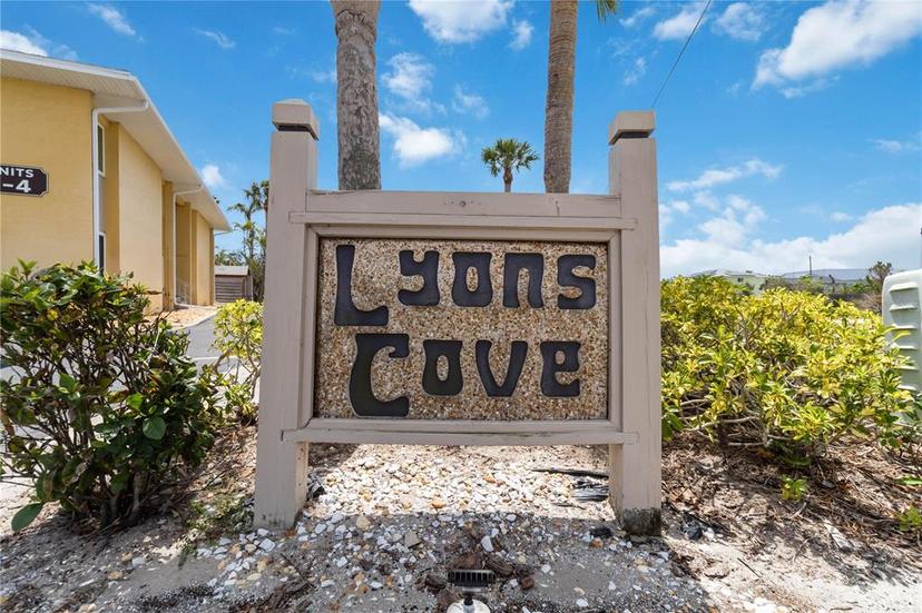 Picture of 101 Louella Lane Unit 11, Nokomis FL 34275