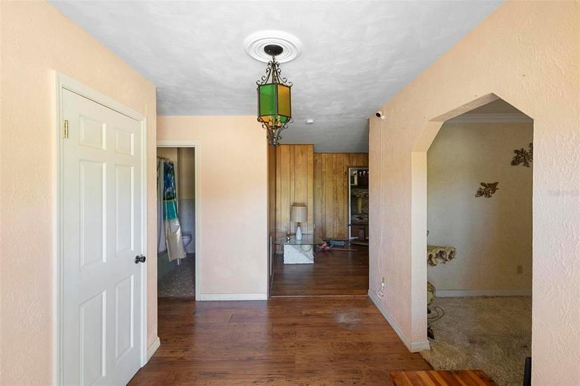 Picture of 2919 Griffin Road, Leesburg FL 34748