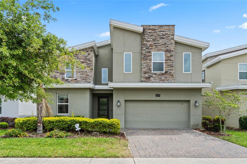 Picture of 601 Pebble Beach Drive, Davenport, FL 33896