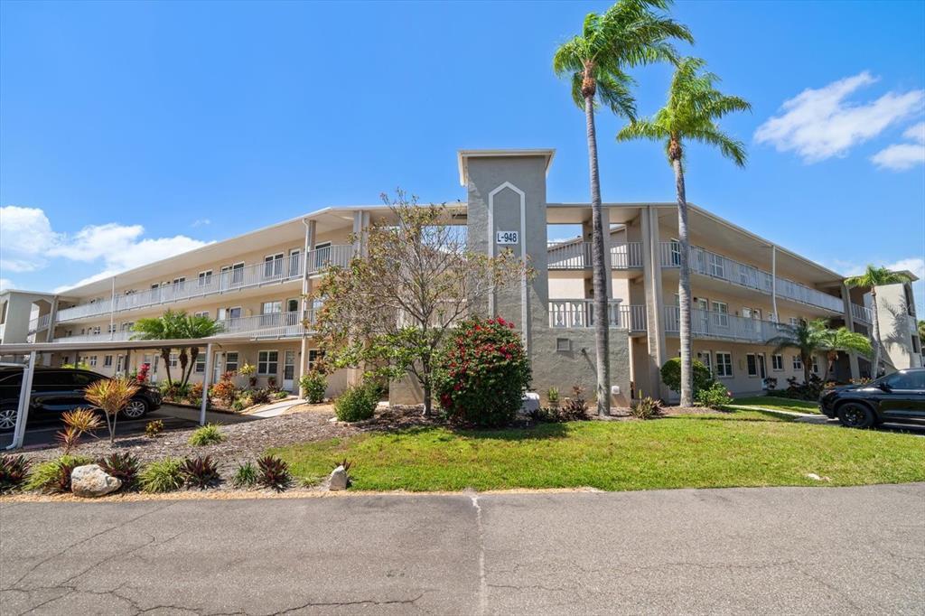 Picture of 948 Virginia Street Unit 202, Dunedin, FL 34698