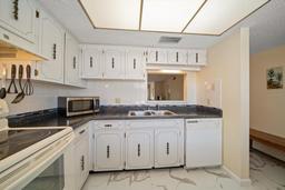 Picture of 948 Virginia Street Unit 202, Dunedin, FL 34698