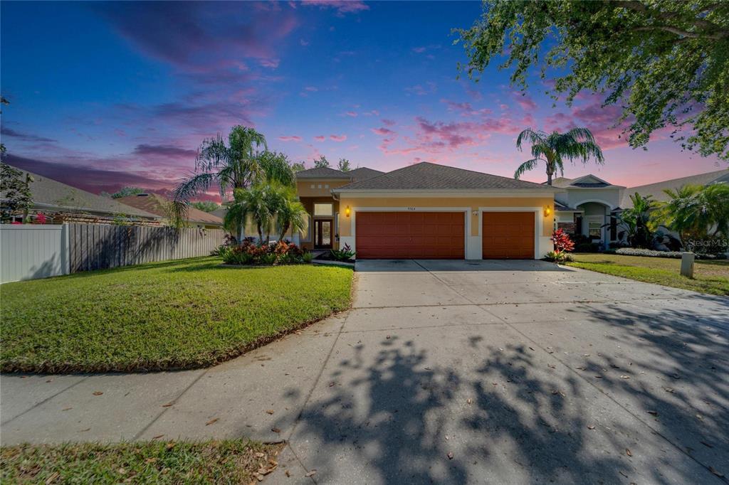 Picture of 9504 Laurel Ledge Drive, Riverview, FL 33569