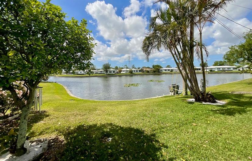 Picture of 3890 Mainlands Boulevard N, Pinellas Park FL 33782