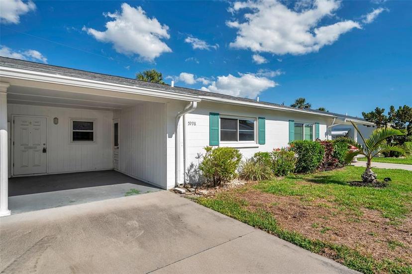 Picture of 5998 Hibiscus Drive, Bradenton FL 34207
