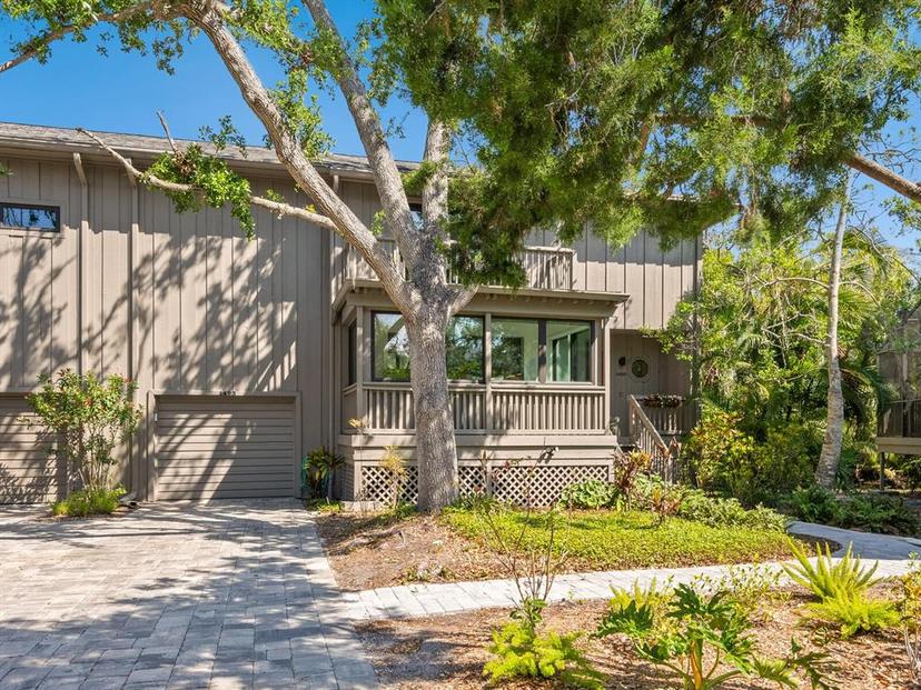 Picture of 1493 Landings Lake Drive Unit 32, Sarasota FL 34231