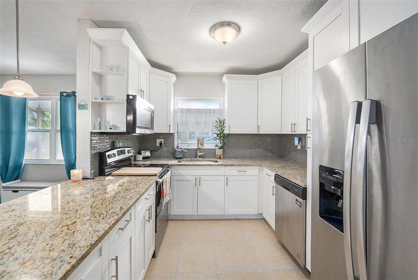 Picture of 831 72Nd Avenue N, St Petersburg FL 33702