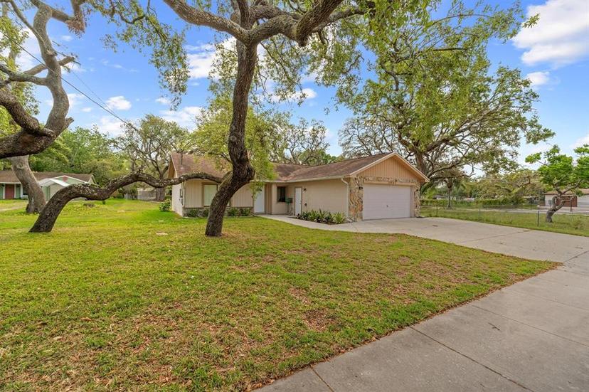 Picture of 10903 N Boulevard, Tampa FL 33612