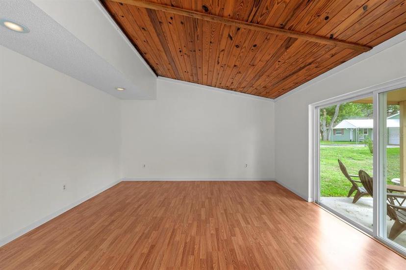 Picture of 10903 N Boulevard, Tampa FL 33612