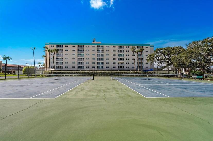 Picture of 10216 Regal Drive Unit 508, Largo FL 33774