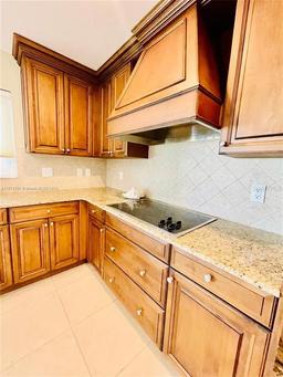 Picture of 795 119Th 795 119Th Avenue, Treasure Island, FL 33706
