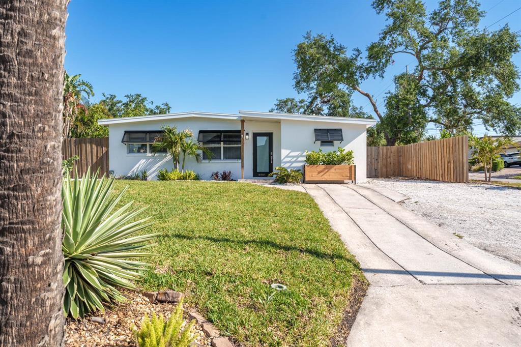 Picture of 4001 W North A Street, Tampa, FL 33609