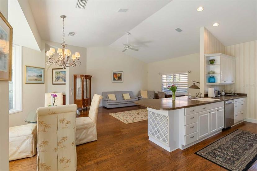 Picture of 7270 Alicante Drive Unit 3, Sarasota FL 34238