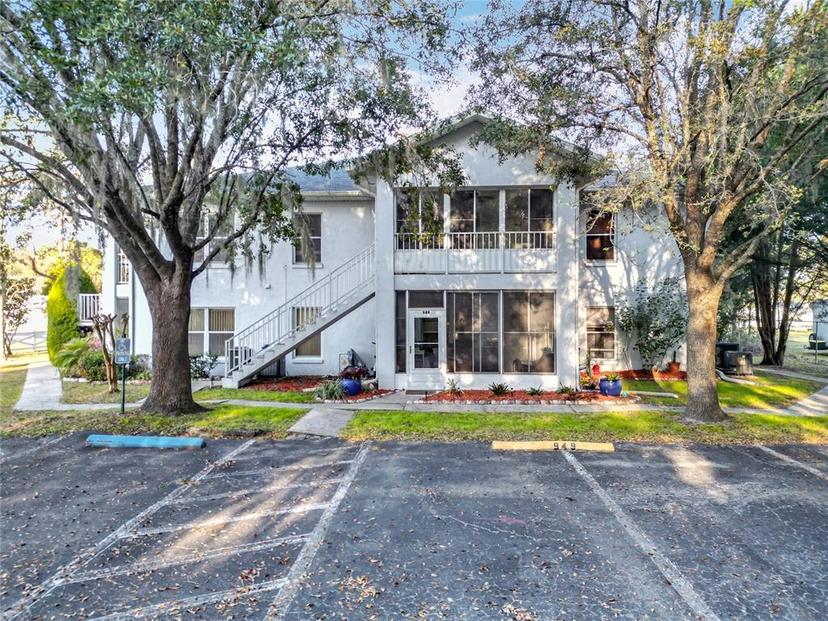 Picture of 949 SE Mayo Drive Unit 105, Crystal River FL 34429