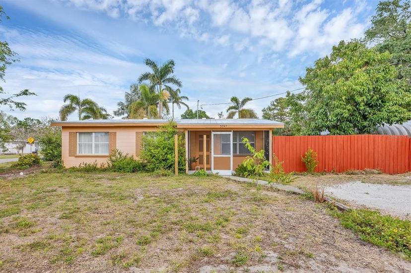 Picture of 3741 Davis Boulevard, Sarasota FL 34232