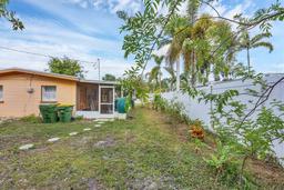 Picture of 3741 Davis Boulevard, Sarasota, FL 34232