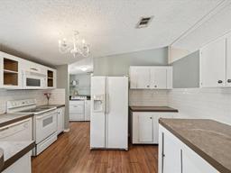 Picture of 15400 Shoshone Trail, Brooksville, FL 34604