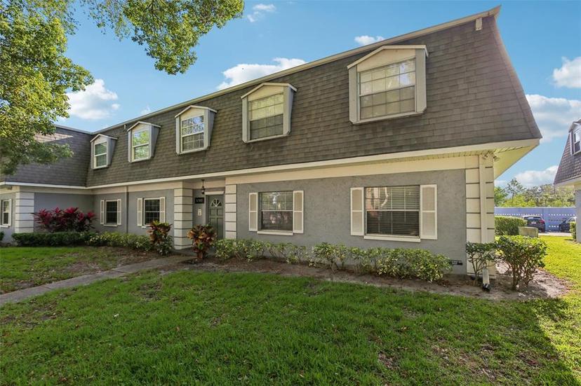 Picture of 1705 Belleair Forest Drive Unit B, Belleair FL 33756