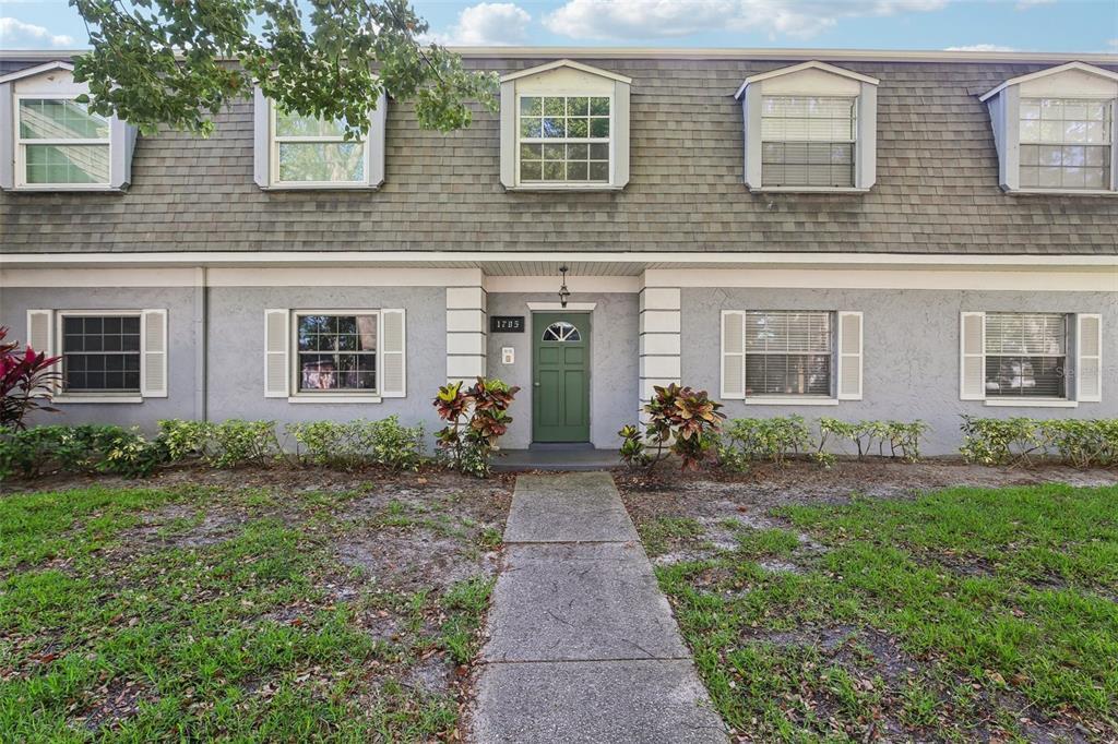 Picture of 1705 Belleair Forest Drive Unit B, Belleair, FL 33756