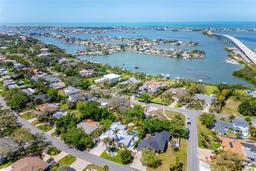Picture of 102 Crestwood Lane, Largo, FL 33770