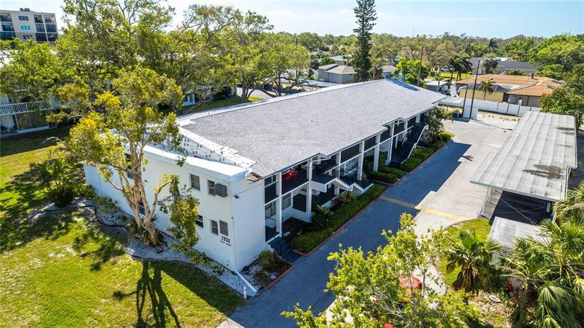 Picture of 2950 WEST Bay Drive Unit A6, Belleair Bluffs FL 33770