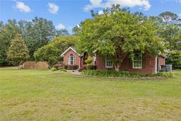 Picture of 165 SW Country Court, Lake City, FL 32024