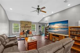 Picture of 165 SW Country Court, Lake City, FL 32024