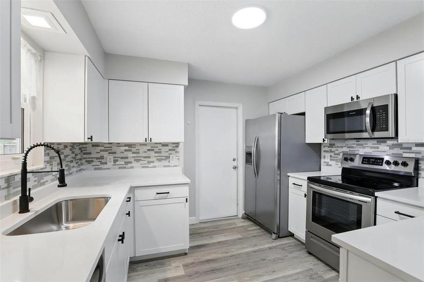 Picture of 916 Spanish Lane, Deland FL 32720