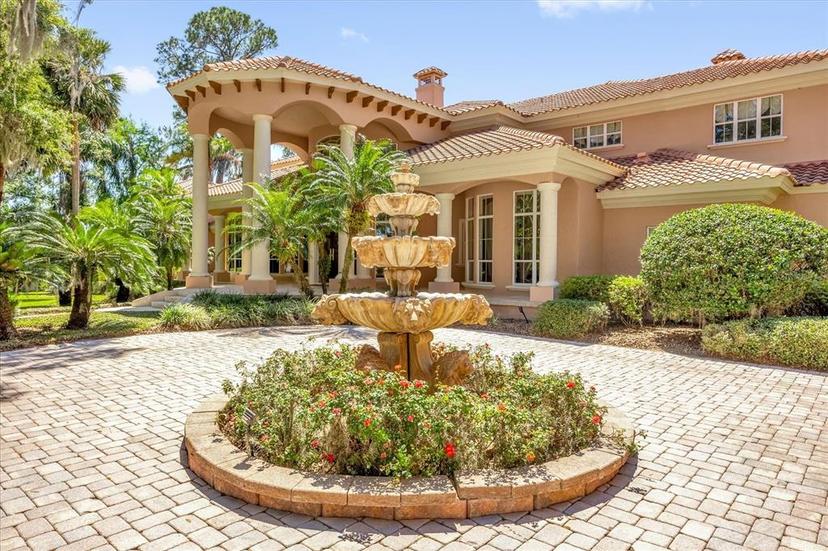 Picture of 8302 Earlwood Avenue, Mount Dora FL 32757
