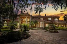 Picture of 8302 Earlwood Avenue, Mount Dora, FL 32757