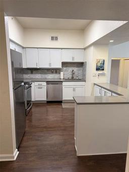 Picture of 402 S Armenia Avenue Unit 127, Tampa, FL 33609