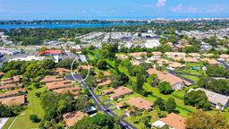 Picture of 7142 Bright Creek Drive Unit 35, Sarasota, FL 34231