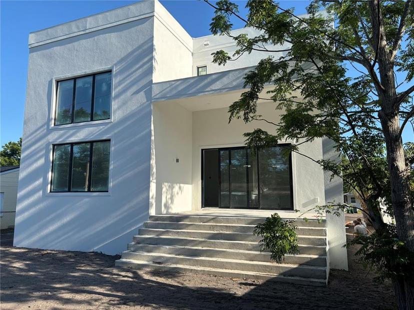 Picture of 4716 W Lawn Avenue, Tampa FL 33611