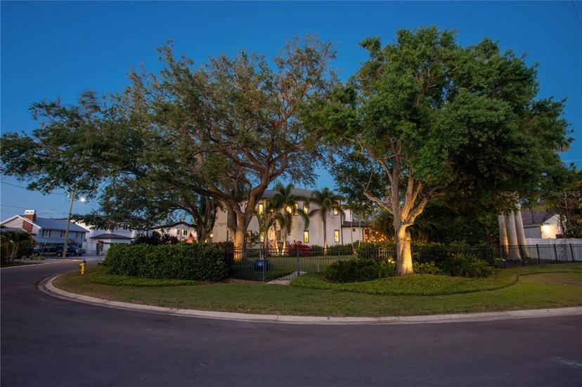 Picture of 2501 S Dundee Street, Tampa FL 33629