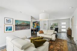 Picture of 2725 N Poplar Ave, Tampa, FL 33602